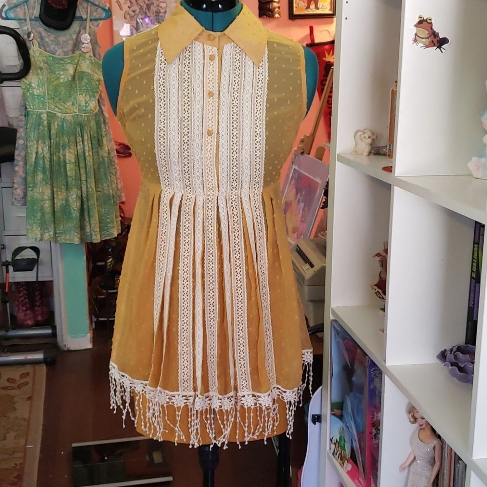 Super cute mustard color mini dress